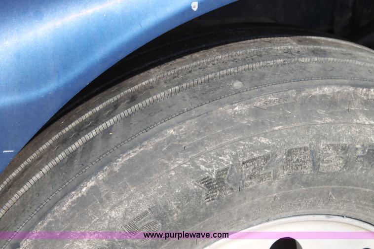 image for item J1444 1998 Peterbilt 377 semi truck