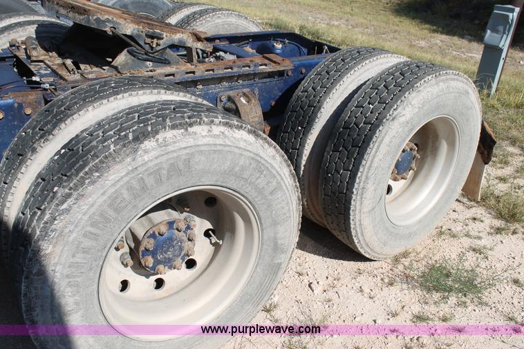 image for item J1444 1998 Peterbilt 377 semi truck