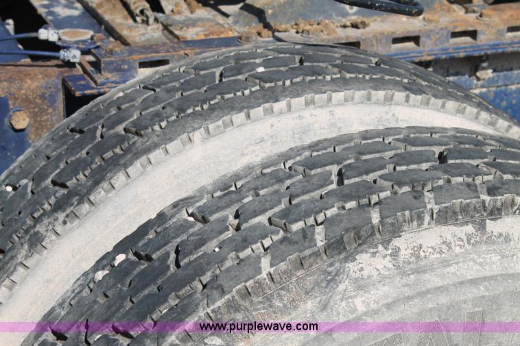 image for item J1444 1998 Peterbilt 377 semi truck