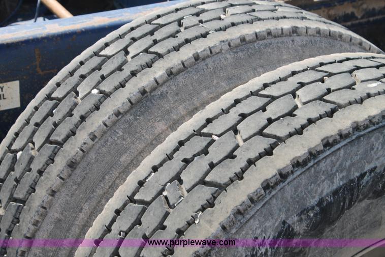 image for item J1444 1998 Peterbilt 377 semi truck