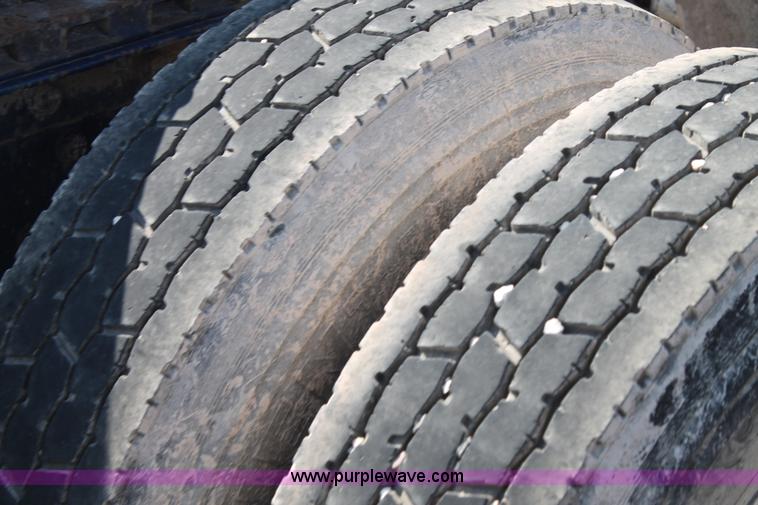 image for item J1444 1998 Peterbilt 377 semi truck