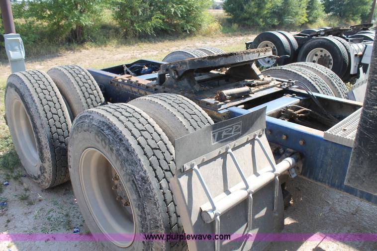 image for item J1444 1998 Peterbilt 377 semi truck