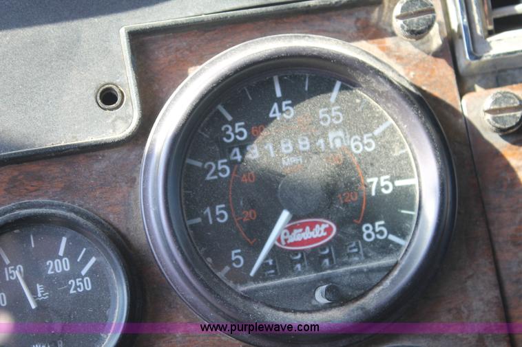 image for item J1444 1998 Peterbilt 377 semi truck