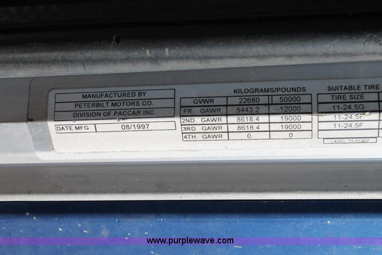 image for item J1444 1998 Peterbilt 377 semi truck