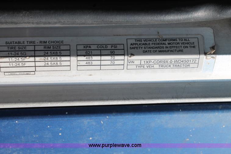 image for item J1444 1998 Peterbilt 377 semi truck