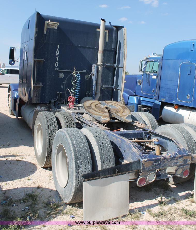 image for item J1445 1998 Peterbilt 377 semi truck