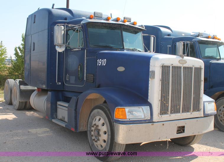 image for item J1445 1998 Peterbilt 377 semi truck