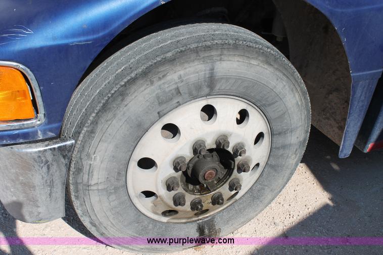 image for item J1445 1998 Peterbilt 377 semi truck