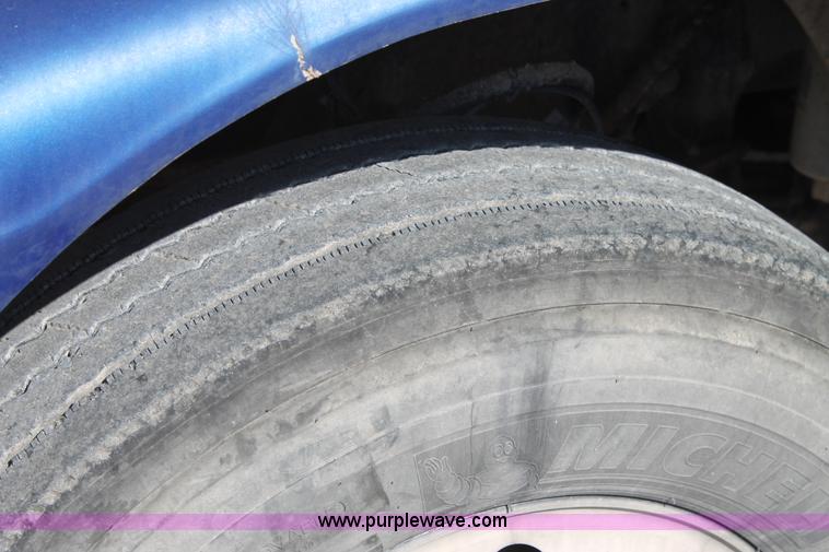 image for item J1445 1998 Peterbilt 377 semi truck