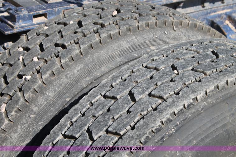 image for item J1445 1998 Peterbilt 377 semi truck