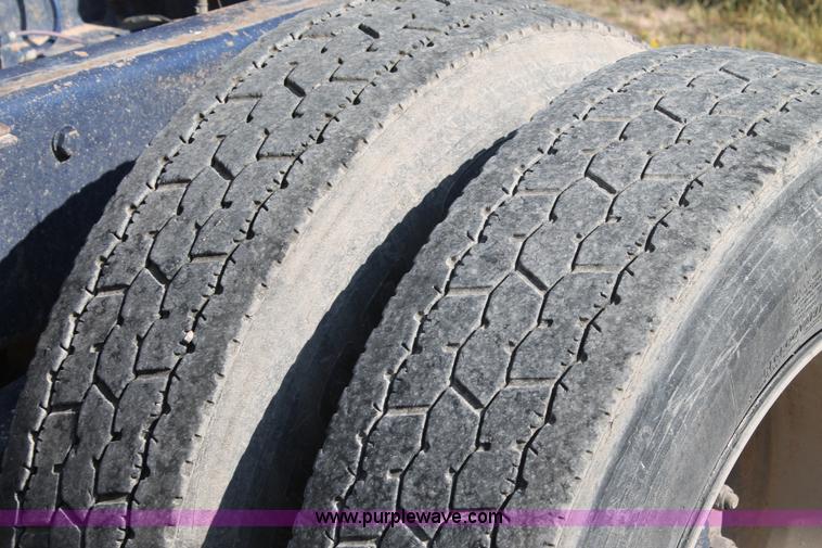 image for item J1445 1998 Peterbilt 377 semi truck