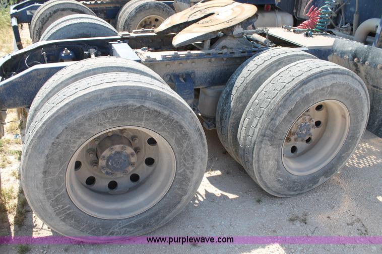 image for item J1445 1998 Peterbilt 377 semi truck