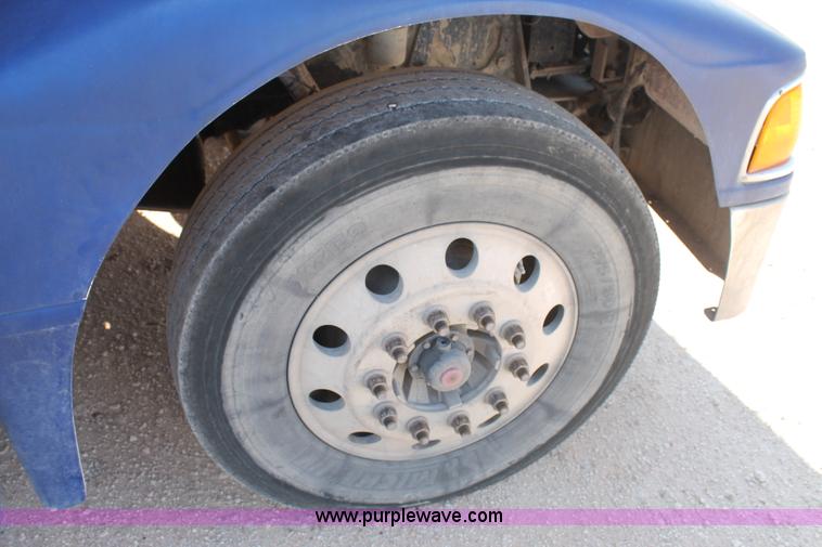 image for item J1445 1998 Peterbilt 377 semi truck