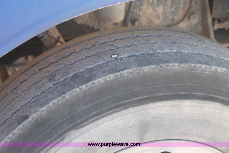 image for item J1445 1998 Peterbilt 377 semi truck