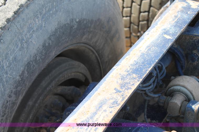 image for item J1445 1998 Peterbilt 377 semi truck