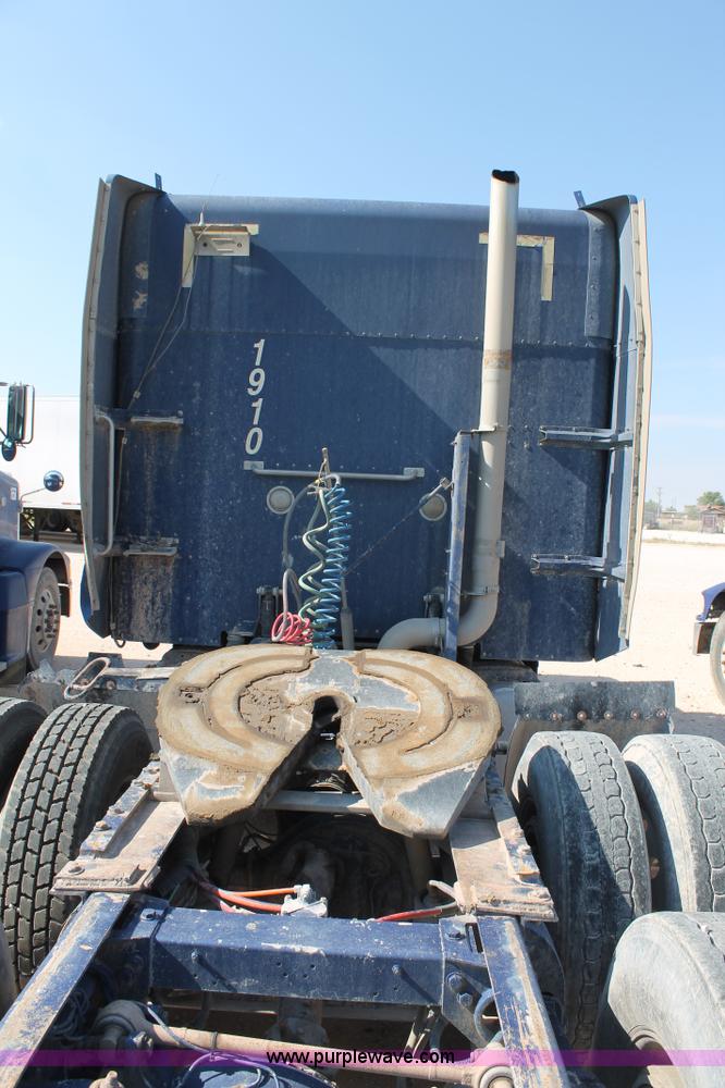 image for item J1445 1998 Peterbilt 377 semi truck