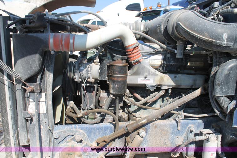 image for item J1445 1998 Peterbilt 377 semi truck