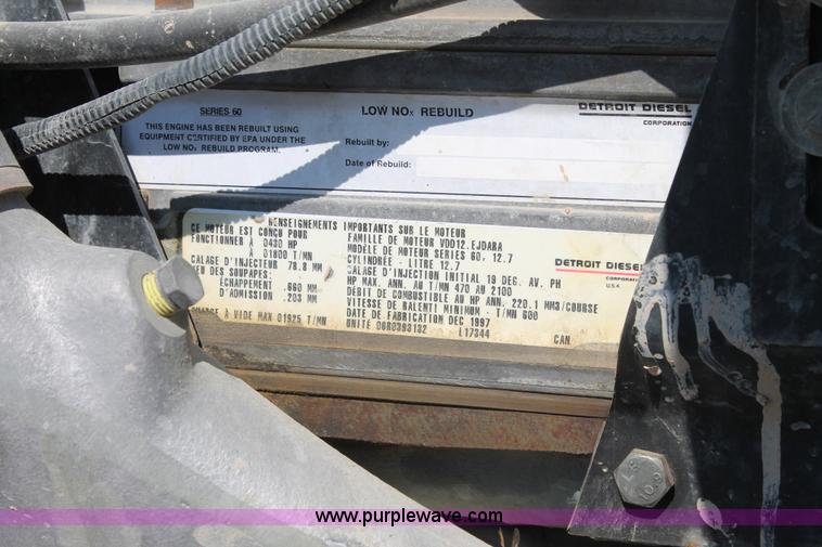 image for item J1445 1998 Peterbilt 377 semi truck