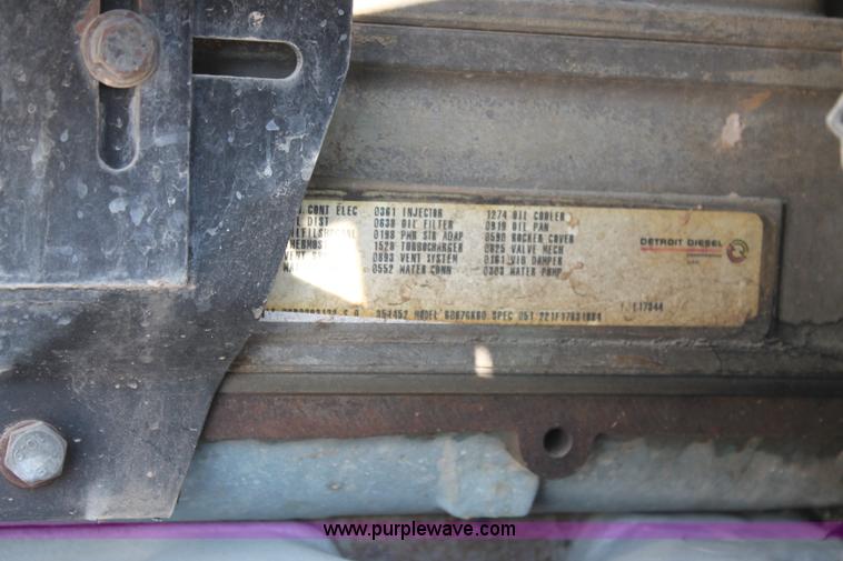 image for item J1445 1998 Peterbilt 377 semi truck