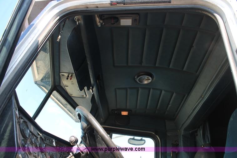 image for item J1445 1998 Peterbilt 377 semi truck