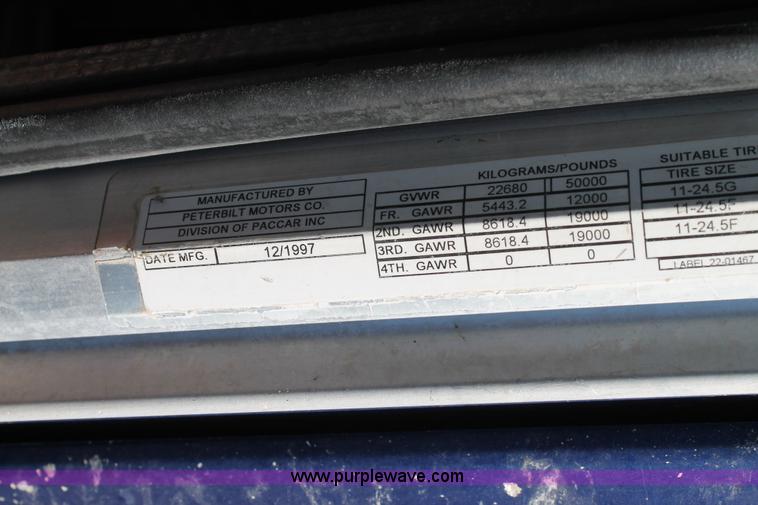 image for item J1445 1998 Peterbilt 377 semi truck