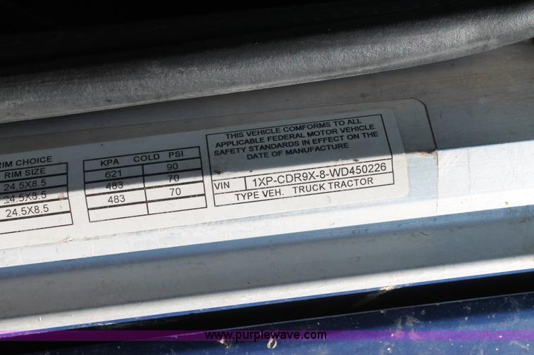 image for item J1445 1998 Peterbilt 377 semi truck