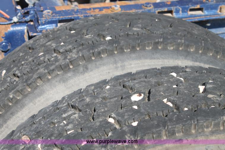 image for item J1446 1999 Peterbilt 377 semi truck