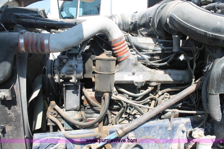 image for item J1446 1999 Peterbilt 377 semi truck