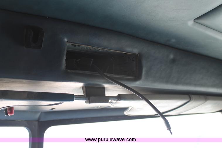 image for item J1446 1999 Peterbilt 377 semi truck