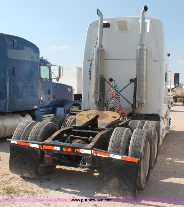 image for item J1447 2001 Peterbilt 387 semi truck