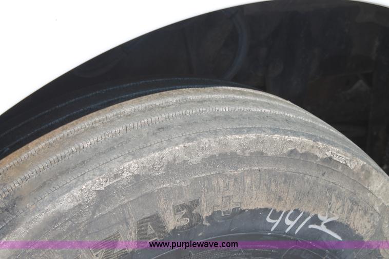 image for item J1447 2001 Peterbilt 387 semi truck