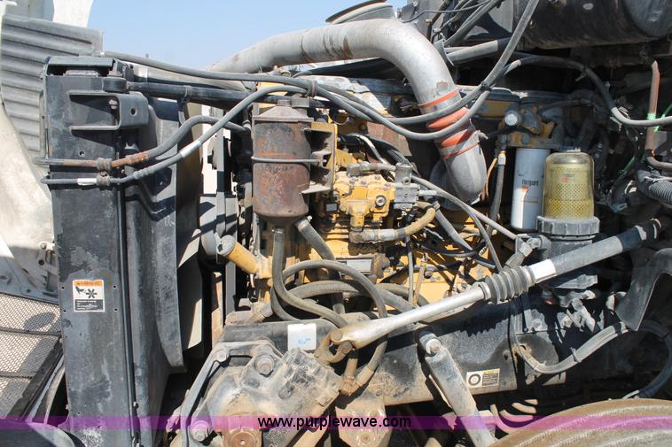 image for item J1447 2001 Peterbilt 387 semi truck