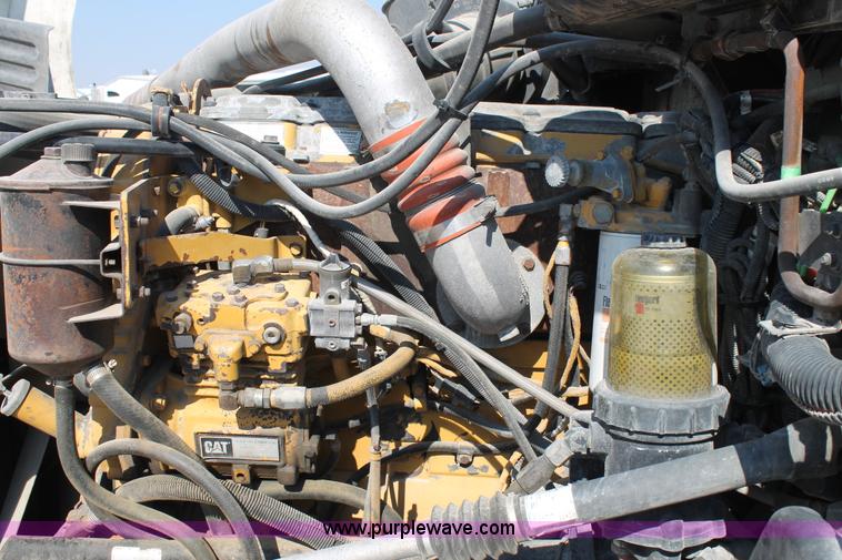 image for item J1447 2001 Peterbilt 387 semi truck