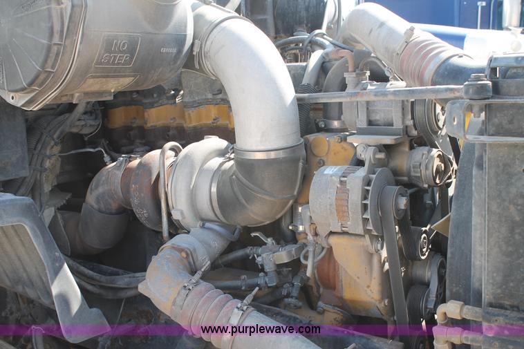 image for item J1447 2001 Peterbilt 387 semi truck