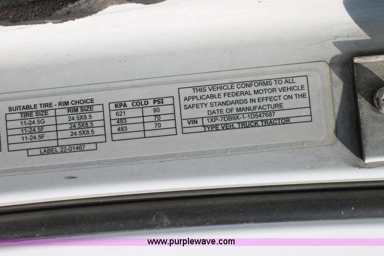 image for item J1447 2001 Peterbilt 387 semi truck