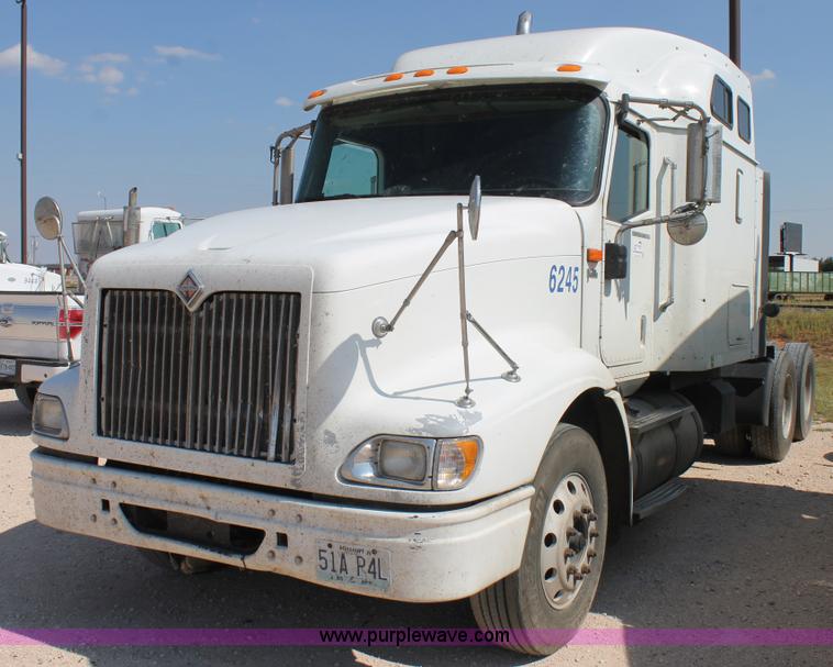 image for item J1449 2006 International 9400i semi truck