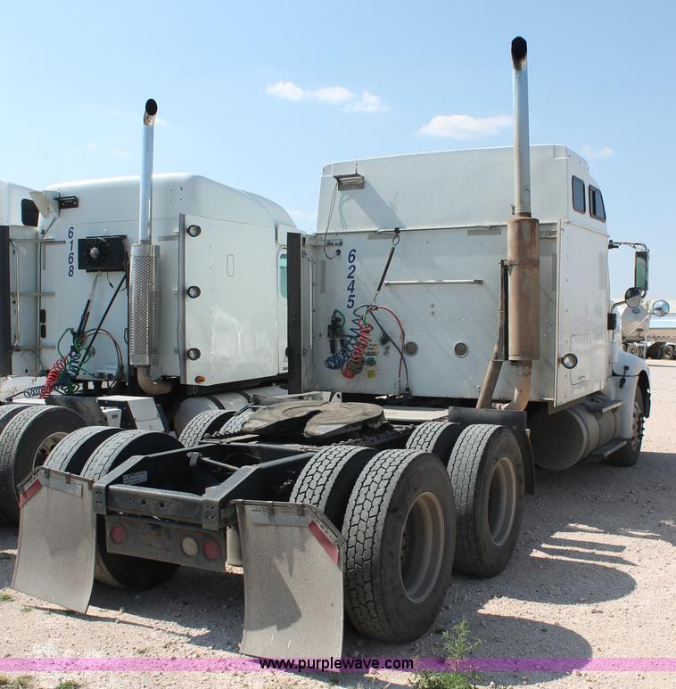 image for item J1449 2006 International 9400i semi truck