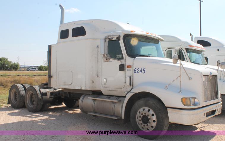 image for item J1449 2006 International 9400i semi truck