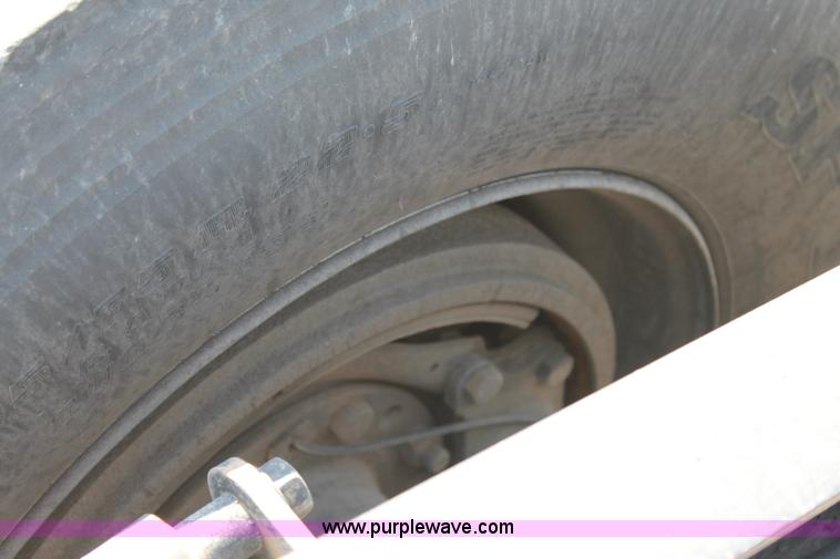 image for item J1449 2006 International 9400i semi truck