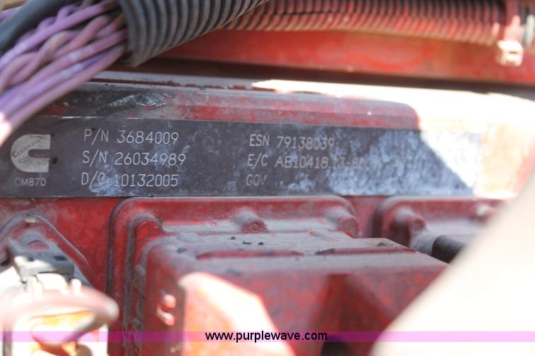 image for item J1449 2006 International 9400i semi truck