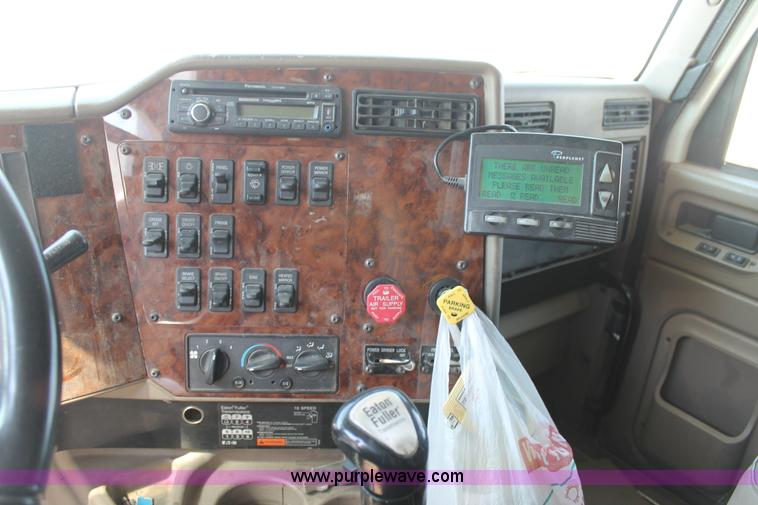 image for item J1449 2006 International 9400i semi truck