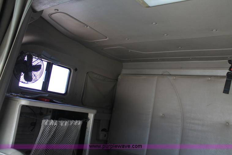 image for item J1449 2006 International 9400i semi truck