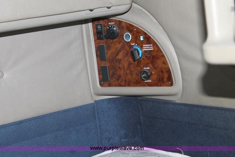 image for item J1449 2006 International 9400i semi truck