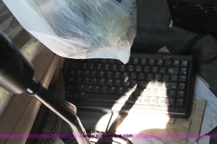 image for item J1449 2006 International 9400i semi truck