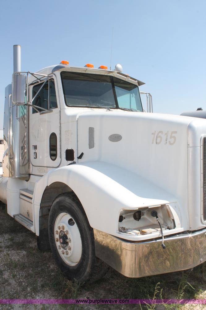 image for item J1450 1999 Peterbilt 377 semi truck