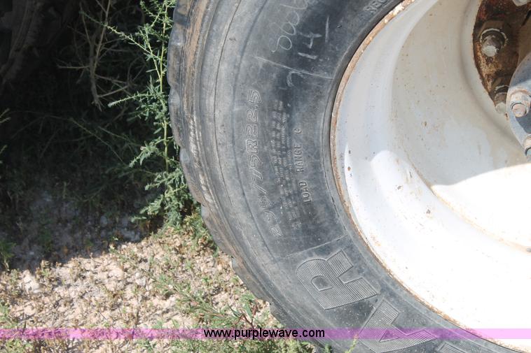 image for item J1450 1999 Peterbilt 377 semi truck