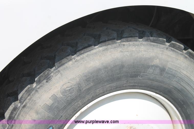 image for item J1450 1999 Peterbilt 377 semi truck