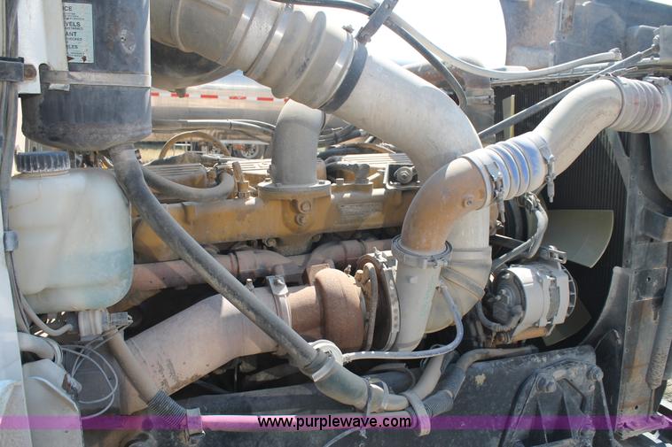 image for item J1450 1999 Peterbilt 377 semi truck