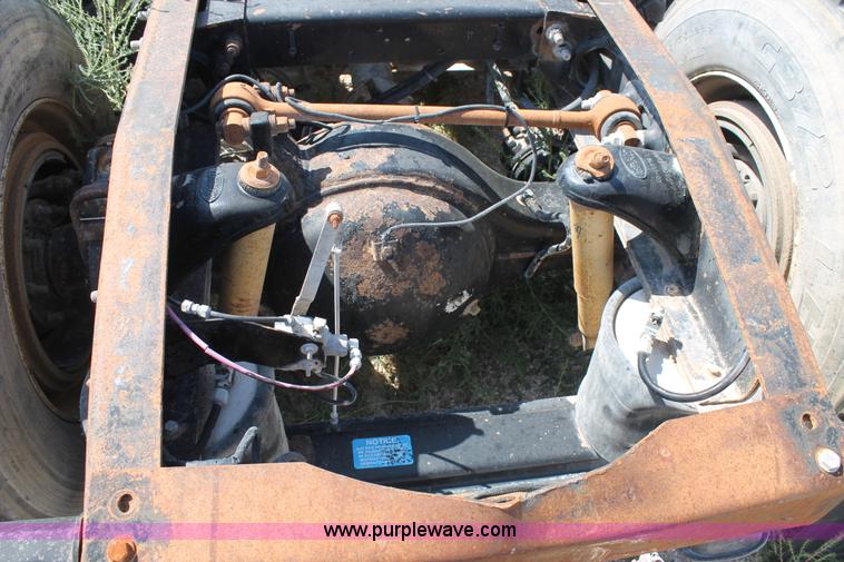 image for item J1450 1999 Peterbilt 377 semi truck