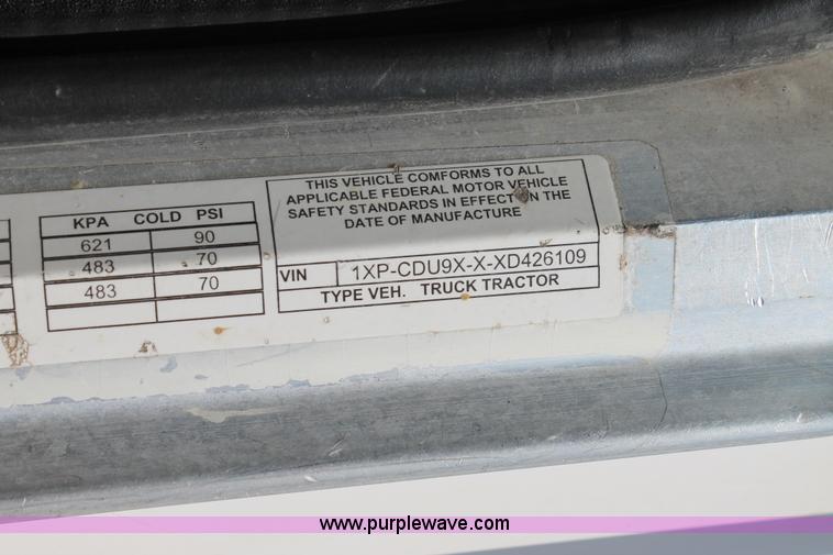 image for item J1450 1999 Peterbilt 377 semi truck